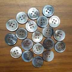 黒蝶貝ボタン丸20mm4つ穴 20個のサムネイル