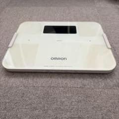 OMRON 体脂肪計・体組成計 Karada Scan 255T - メルカリ