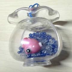 金魚鉢に入ったきんぎょのストラップのサムネイル