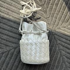 BOTTEGA ホワイト編み込みレザーショルダーバッグのサムネイル