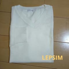 ☆LEPSIM　Vネックニット☆のサムネイル