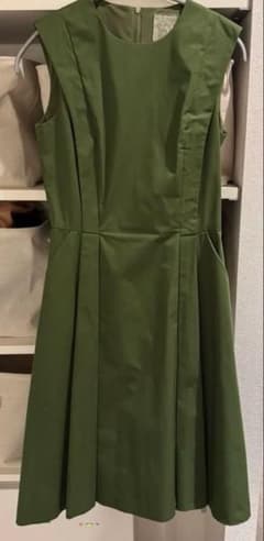 DAISY LIN PARIS フォクシー　ノースリーブワンピース　カーキ　緑色のサムネイル