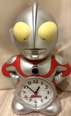 ウルトラマン 目覚まし時計 シルバー/レッドのサムネイル