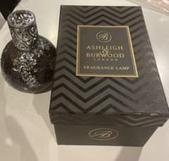 ASHLEIGH & BURWOODのサムネイル