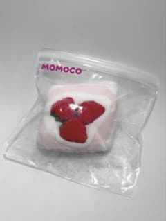 MOMOCO LUV スクイーズ ケーキ ストロベリーのサムネイル