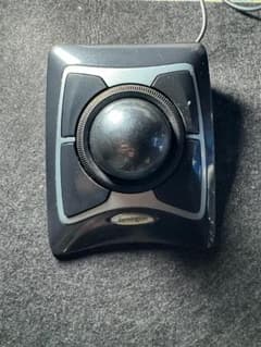 Expert Mouse® Wired Trackballのサムネイル