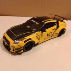 ジャンク　Liberty Walk Nissan GT-R 1/18 モデルカーのサムネイル