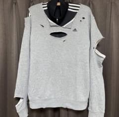 adidas ダメージ加工 スウェット グレーのサムネイル