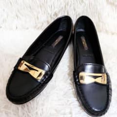 【美品】ルイヴィトン36フラットシューズ パンプス ロゴプレート 黒 金 美品】ルイヴィトン 35 フラットシューズ パンプス ロゴプレート 黒 金