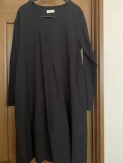 aha aha 黒ワンピースのサムネイル