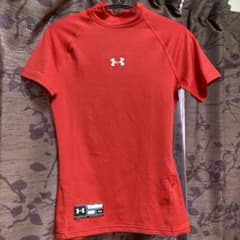 UNDER ARMOUR 半袖アンダーシャツ キッズサイズYLG レッドのサムネイル