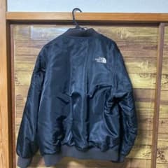 最終値下げ！ノースフェイス　MA-1 ジャケットのサムネイル