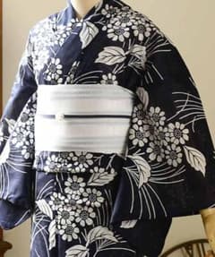 さ*ん様 綿絽 浴衣 紺色 浴衣 秋草柄 浴衣単品 裄丈67 さ*ん様 綿絽 浴衣 紺色 浴衣 秋草柄 浴衣単品 裄丈67 - メルカリ