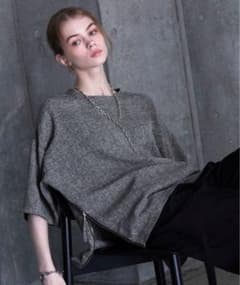 サイドジップTシャツ人気商品を【新品未使用】 なのに約1000円offで販売！のサムネイル