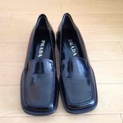お値下げ！PRADA ローファーのサムネイル
