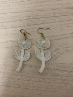 ハンドメイド ミナペルホネンお花ブローチのサムネイル