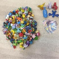 ポケモン指人形234個/付録されていたカード31枚/フィギュア5体のサムネイル