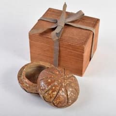 茶道具　伊賀焼　菊香合　時代箱付　V　R9423 茶道具 伊賀焼 菊香合 時代箱付 V R9423 - メルカリ