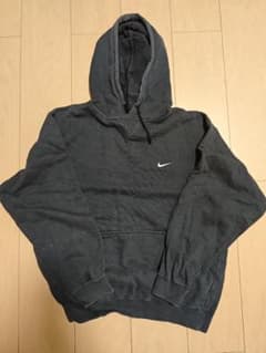 NIKE　パーカー　メンズMサイズ　コットン　フェード　黒のサムネイル