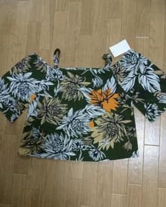 グレイル  肩出しトップスのサムネイル