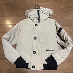 1/9迄の特別価格　CANADA GOOSE ダウンジャケット ベージュ S/Pのサムネイル