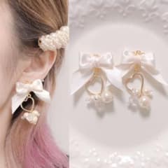 ホワイトリボン ♡ ハート パール ピアス イヤリングのサムネイル