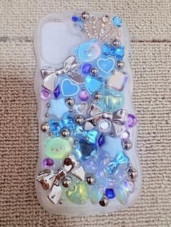 平成ギャルハンドメイド iPhone17ケース ブルー系 デコレーションのサムネイル