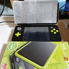 k*i様 美品New Nintendo 2DS LL ブラック/グリーン 本体のサムネイル