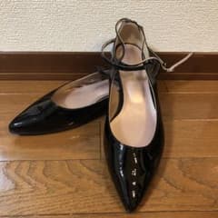 【超美品】銀座かねまつ　ブラック　エナメル　パンプス　24.5cmのサムネイル