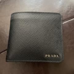 PRADA 二つ折り財布のサムネイル