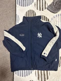 Perushu × MLB スタンドネックナイロンブルゾン Lサイズ　ヤンキースのサムネイル