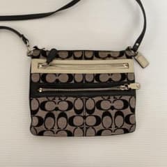 COACH コーチ ショルダーバッグのサムネイル