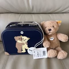 Steiff クマのぬいぐるみとケースセットのサムネイル