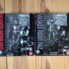 仮面ライダーファイズ フィギュアーツ 2点セットのサムネイル