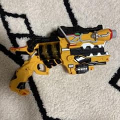 戦隊ヒーロー 恐竜ロボット ガブリボルバーのサムネイル