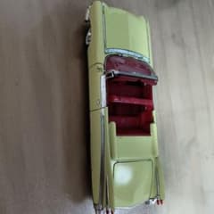 イエロー クラシックカー モデルのサムネイル