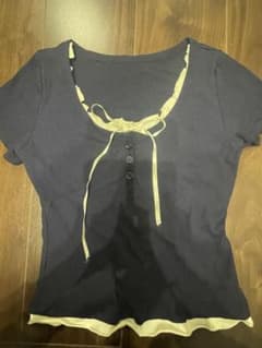 リボン付きネイビーリブTシャツのサムネイル