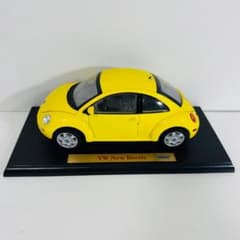 フォルクスワーゲン ニュービートル ミニカー 1／18 イエロー