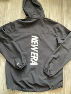 NEWERA フード付ブラックジャンパー ジャケット ブルゾン レインジャケットのサムネイル