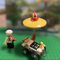 LEGO ホットドッグ屋台 シェフフィギュア付きのサムネイル