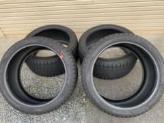 265/40R21 アイスガード　スタッドレスタイヤ4本　ホイール無しタイヤのみのサムネイル