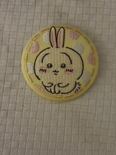 ちいかわ 刺繍缶バッジ うさぎのサムネイル