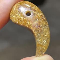☆高級品！福運招財秘宝⑧！極密！ゴールド タイチン　ルチル　勾玉　原石 ☆高級品！ゴールド タイチン ルチル 勾玉 原石 財福大黒秘宝⑧！極密
