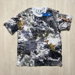 【新品未使用タグ付き】adidas 総柄Tシャツのサムネイル