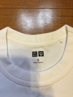 ユニクロTシャツのサムネイル
