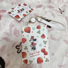 いちごん様専用　ディズニーストア＊ミニー　いちご　ストロベリー＊パスケースのサムネイル
