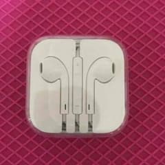 iPhoneイヤホン  正規品 新品 未使用のサムネイル