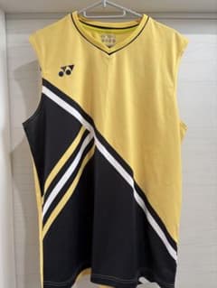 YONEX ノースリーブOサイズのサムネイル