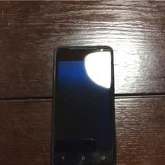 auスマホ  htcのサムネイル