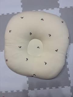 ロトトクッション　ツートンチェリー　専用バッグ付き　吐き戻し防止のサムネイル
